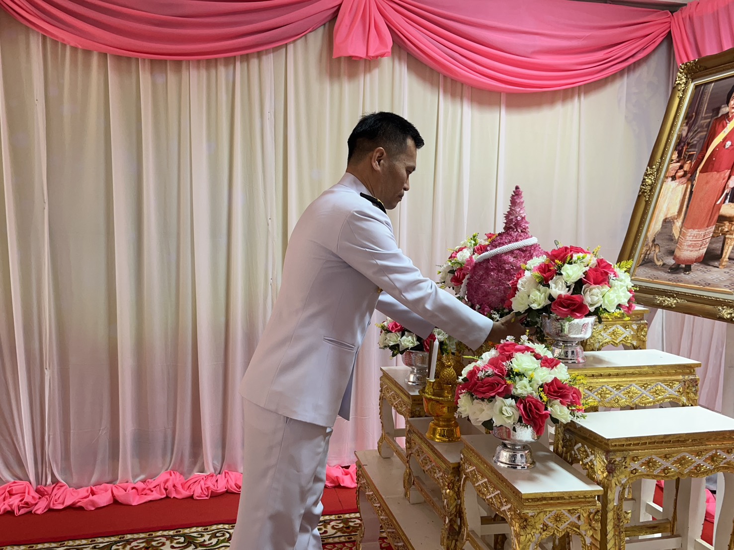 สพอ.โคกศรีสุพรรณ อำเภอโคกศรีสุพรรณ จ.สกลนคร : ร่วมพิธีวางพานพุ่มดอกไม้ เนื่องในวันคล้ายวันประสูติ ครบ 100 ปี สมเด็จพระเจ้าภคินีเธอ เจ้าฟ้าเพชรรัตนราชสุดา สิริโสภาพัณณวดี