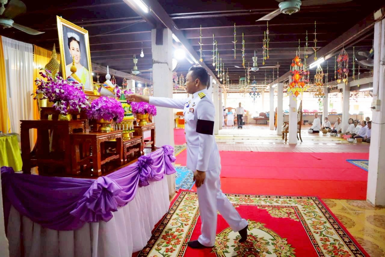 สพอ.โคกศรีสุพรรณ  จ.สกลนคร : ร่วมพิธีเจริญพระพุทธมนต์และทำบุญตักบาตร ถวายเป็นพระราชกุศล เนื่องในโอกาสพระราชพิธีมหามงคลเฉลิมพระชนมพรรษา 4 รอบ สมเด็จพระนางเจ้าฯ พระบรมราชินี 3 มิถุนายน 2569