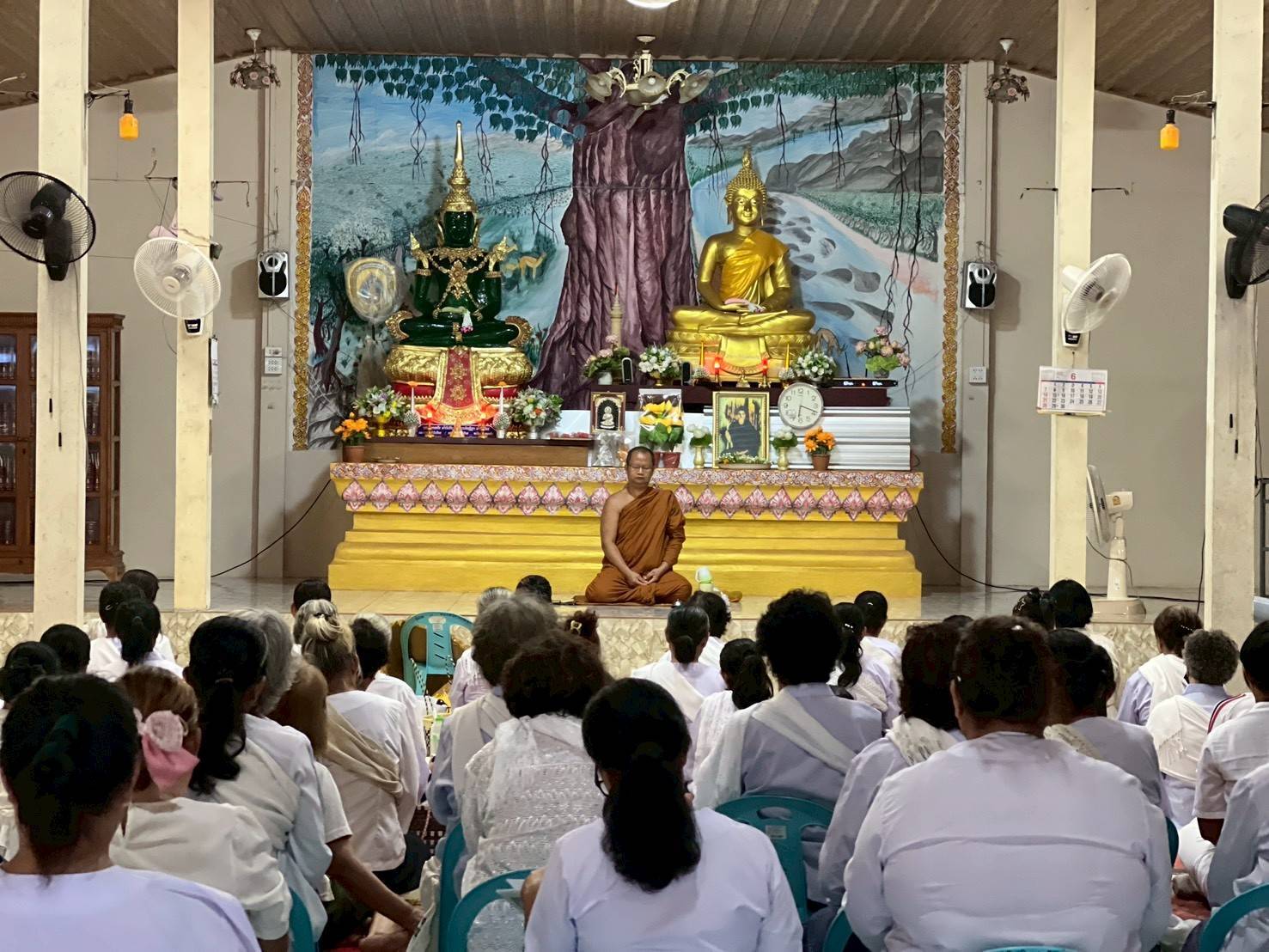 สำนักงานพัฒนาชุมชนอำเภอโคกศรีสุพรรณ: ร่วมกิจกรรมเข้าวัดปฏิบัติธรรม สวดมนต์ ทำวัตรเย็น เจริญจิตตภาวนา ในวันพระ ขึ้น 8 ค่ำ เดือน 8  