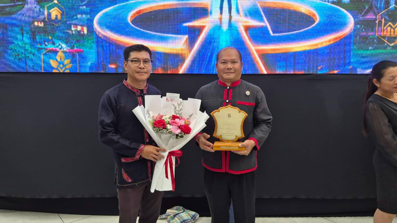 พช.ร่วมแสดงความยินดีเนื่องในการรับโล่รางวัลตำบลเข้มแข็งตามหลักปรัชญาของเศรษฐกิจพอเพียงดีเลิศระดับจังหวัด