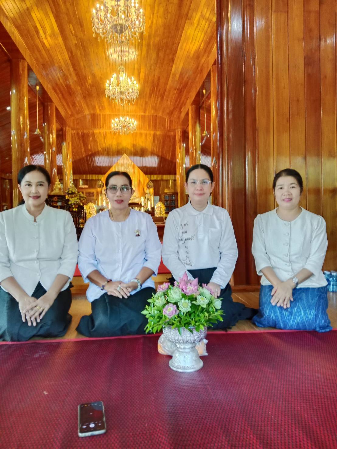 พช.ร่วมกิจกรรมเข้าวัดฟังธรรมเนื่องในวันธรรมสวนะ